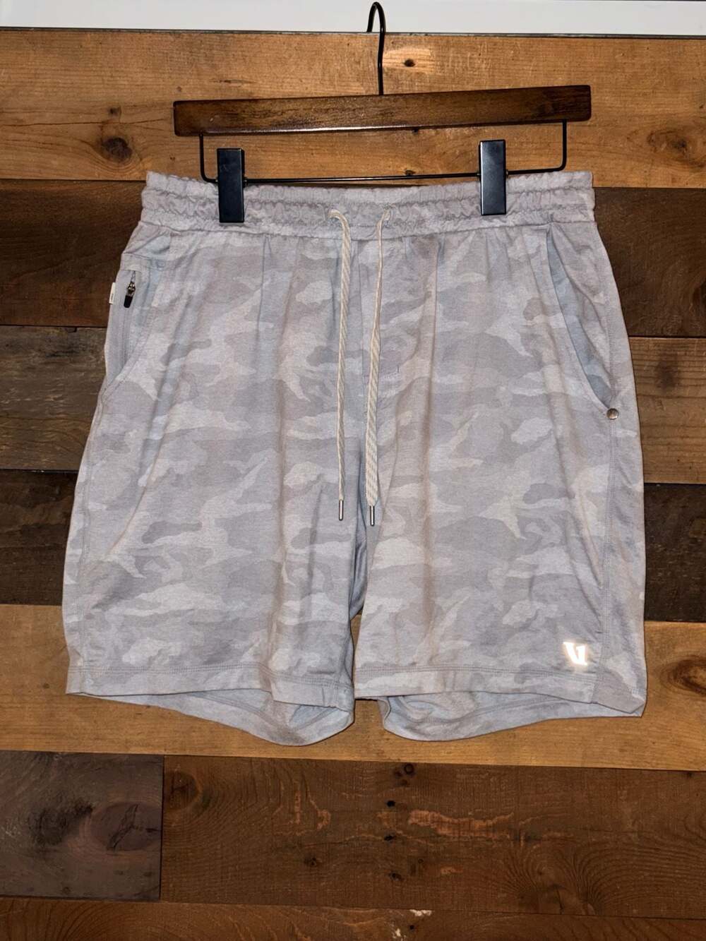 Vuori Men's Ponto Short Grey Camo Size Medium
